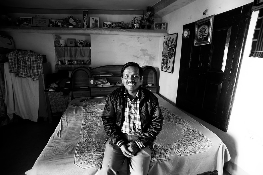 Tamilski pastor David Moses w swoim domu, Almora (Kumaon, Uttarakhand) (Indie. Dzień jak co dzień.)
